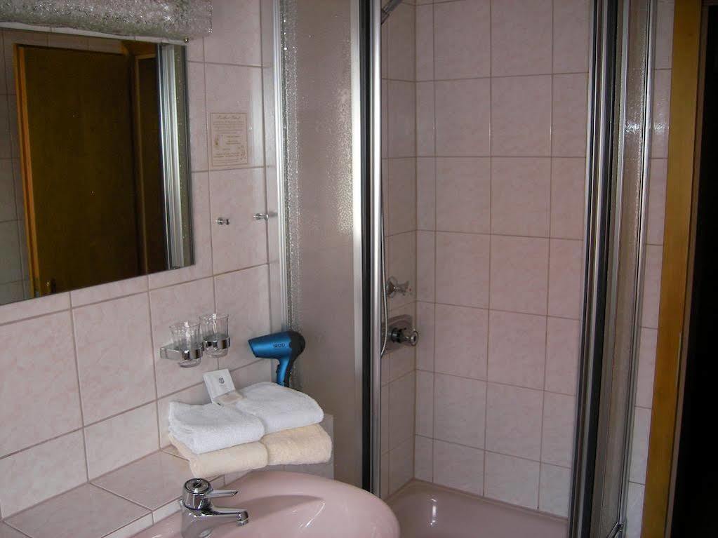 Hotel Gasthaus Zum Hirschen Simonswald Luaran gambar